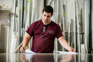 cération de stand exposition en bois